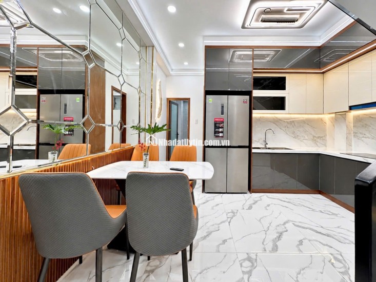 Bán nhà Quận 7 - Bùi Văn Ba 60m2 2tầng 3PN, Nội thất xịn, Ngang 4.3m, Hẻm 4m thông, 7.X tỷ