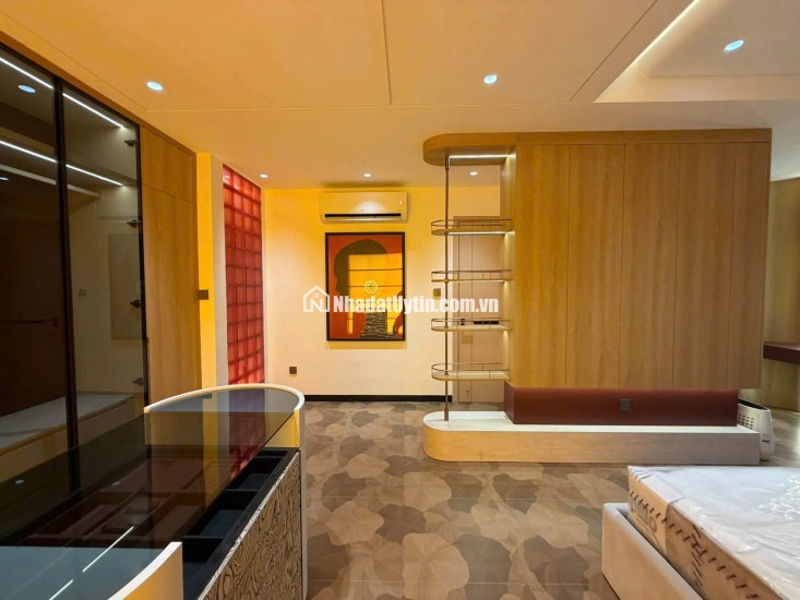 Bán nhà 4T đẹp lung linh đẳng cấp, mới xây, đường Lý Phục Man, hẻm xe hơi, giá nhỉnh 13 tỷ