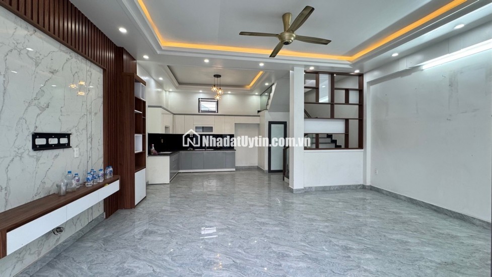 3 TẦNG-NGÕ ÔTÔ ĐỖ CỬA-3 NGỦ KHÉP KÍN - 2,35đ