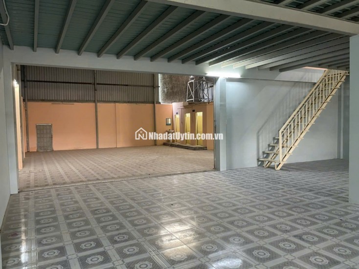 Bán nhà mặt tiền Đặng Thúc Vịnh, Hóc Môn, diện tích 535m2, sổ hồng riêng, giá 18.3 tỷ. LH: 0961725738