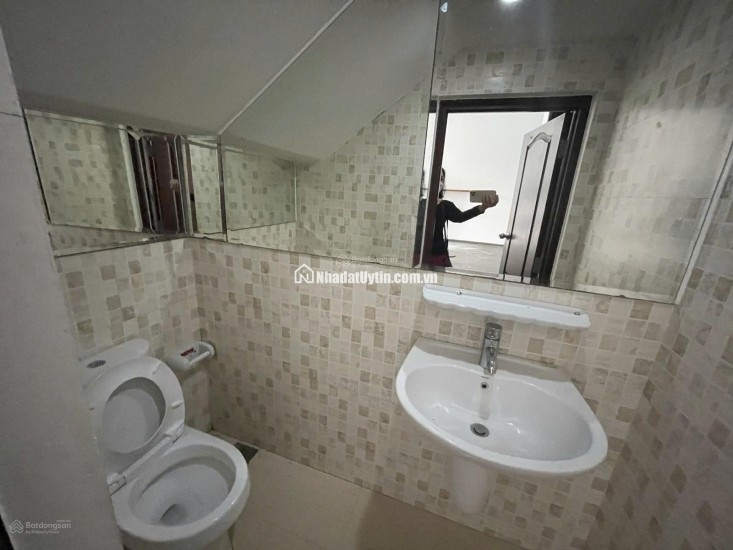 Bán nhà liền kề 5PN + 7WC, giá 8.*** tỷ, 126m2 tại Lô G20,