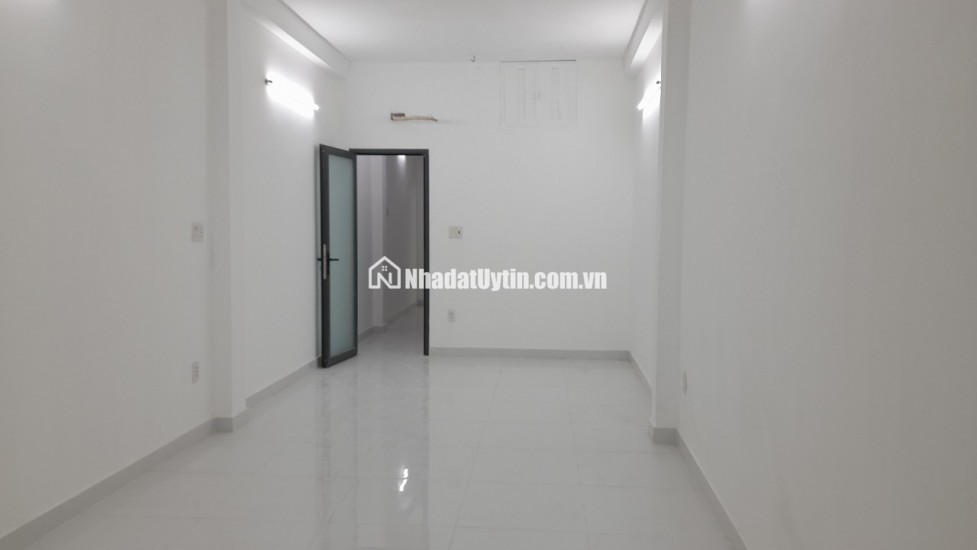 Chính chủ bán nhà mới 3.4*20m, khu biệt thự, hẻm xe tải 6m, 141/ đường Bàn Cờ, P3, Q3, HCM
