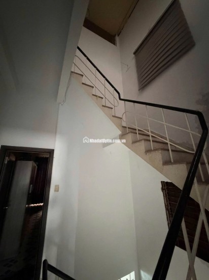 Nhà 3 tầng, kiệt Đống Đa 6m, kiệt rộng thông thoáng có thể kinh doanh, thông ra được đường Lý Tự Trọng, nhiều tiện nghi xung quanh..