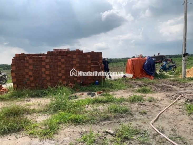 685triệu/270m2 sổ hồng sẵn, mặt tiền đường nhà nước mở rộng 18 mét thông 2 đầu.