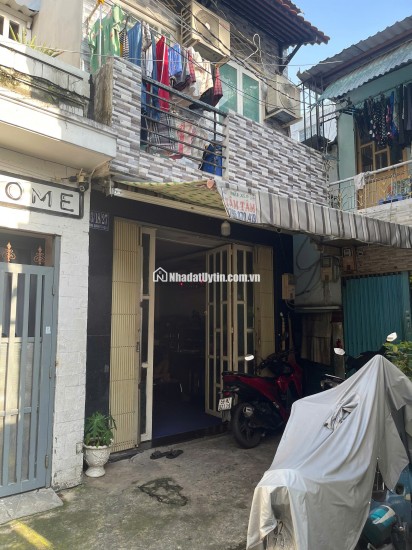 BÁN NHÀ HẺM 4M (BÊN HÔNG ĐẦM SEN) 38M2 (1 TRỆT 1 LẦU) 4.3TỶ. LH:0913900555.